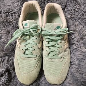 New Balance 996